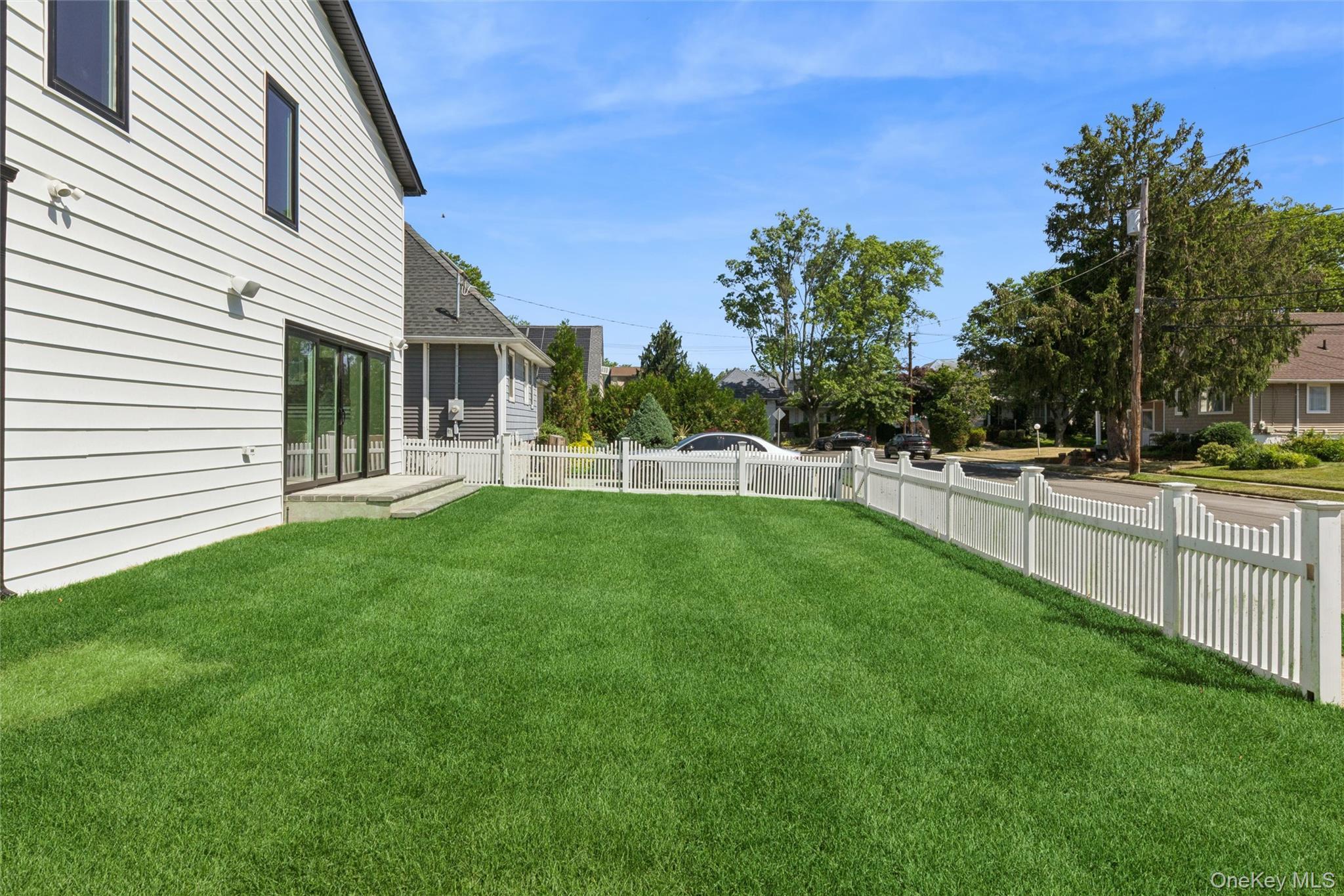 Single Family Eileen Terrace  Nassau County, NY 11598, MLS-1058677-21