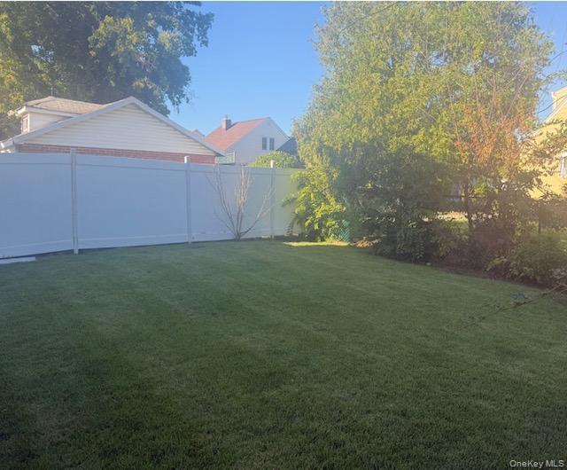Single Family 196th Street  Queens, NY 11412, MLS-1058706-5