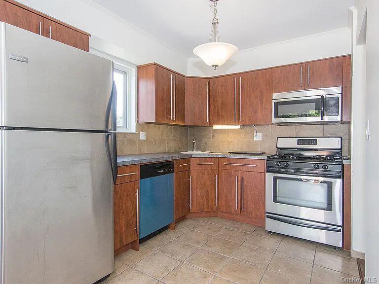 Single Family 170th Street  Queens, NY 11365, MLS-1058743-2