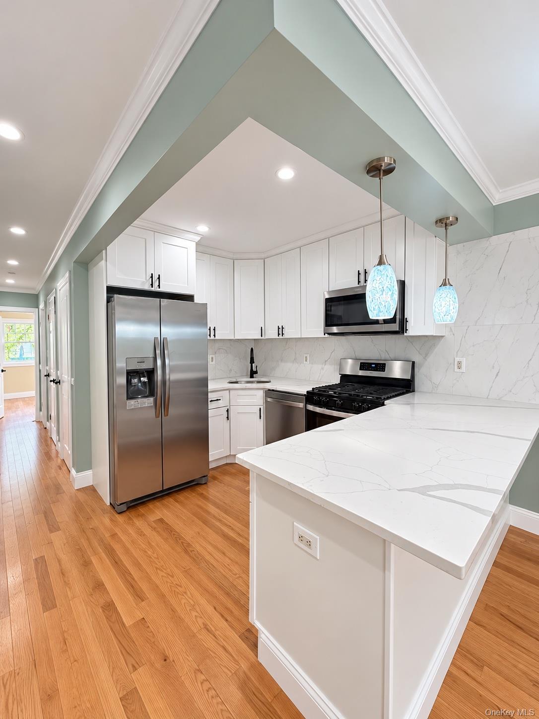 Single Family 208th Street  Queens, NY 11411, MLS-1058793-10