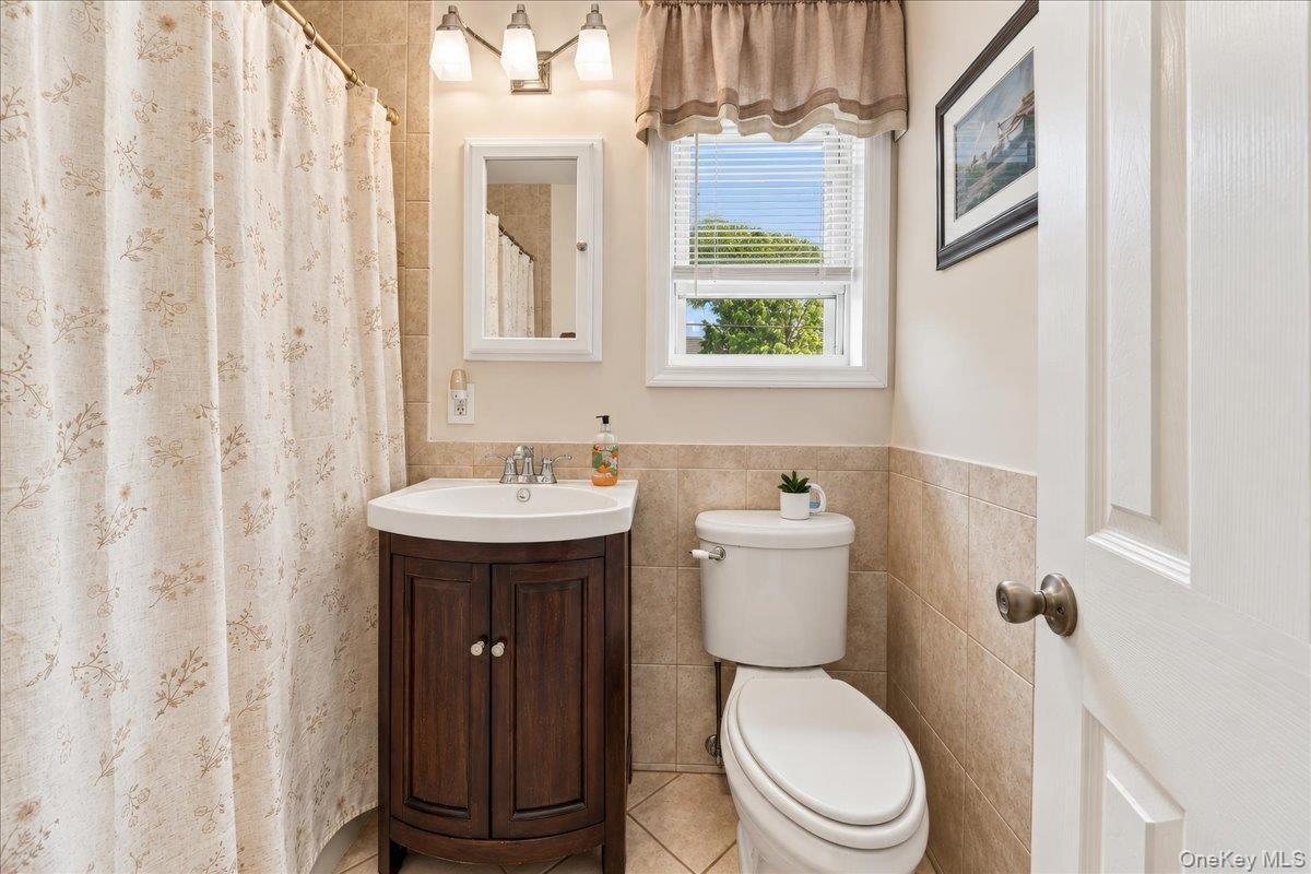 Single Family Harding Avenue Bronx, NY 10465, MLS-1058858-11