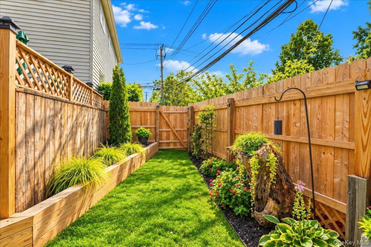Single Family Harding Avenue Bronx, NY 10465, MLS-1058858-24