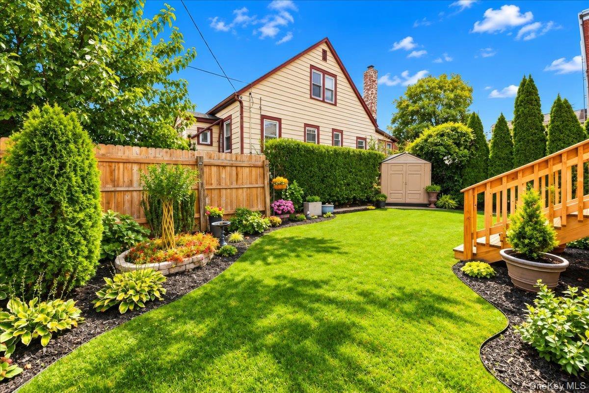 Single Family Harding Avenue  Bronx, NY 10465, MLS-1058858-25