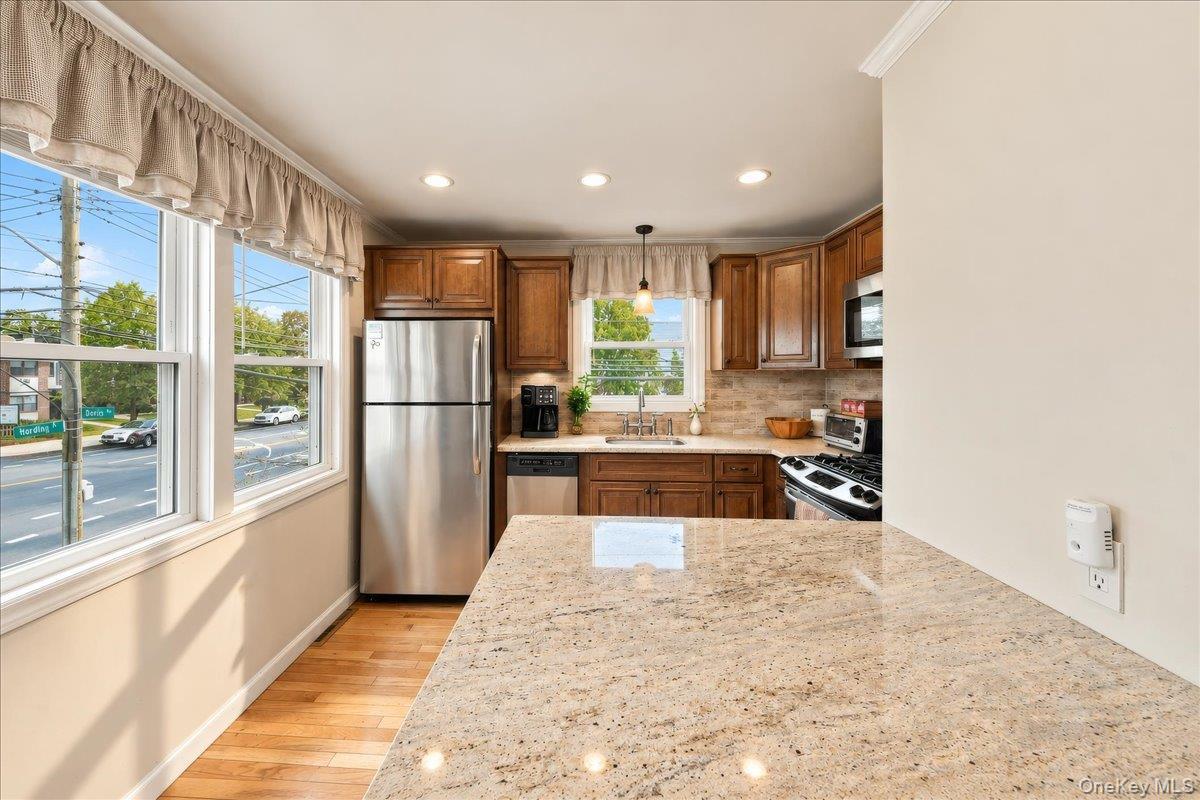 Single Family Harding Avenue Bronx, NY 10465, MLS-1058858-6