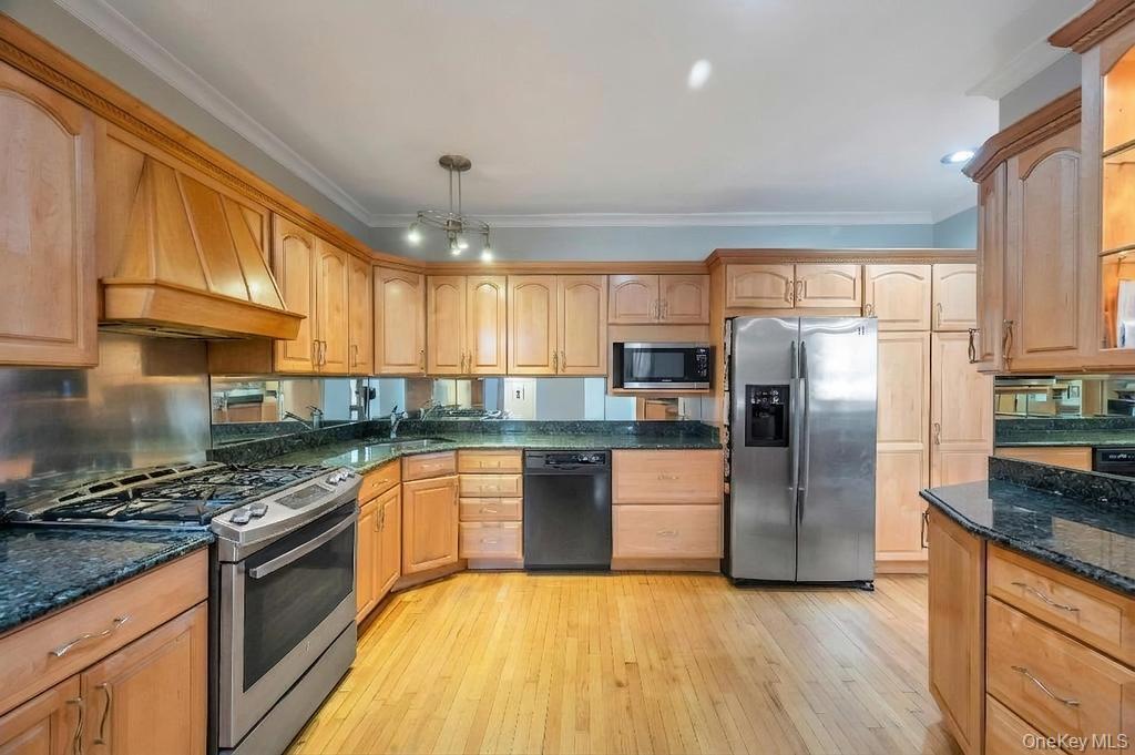 Single Family Grand Central Parkway Queens, NY 11432, MLS-1058889-21