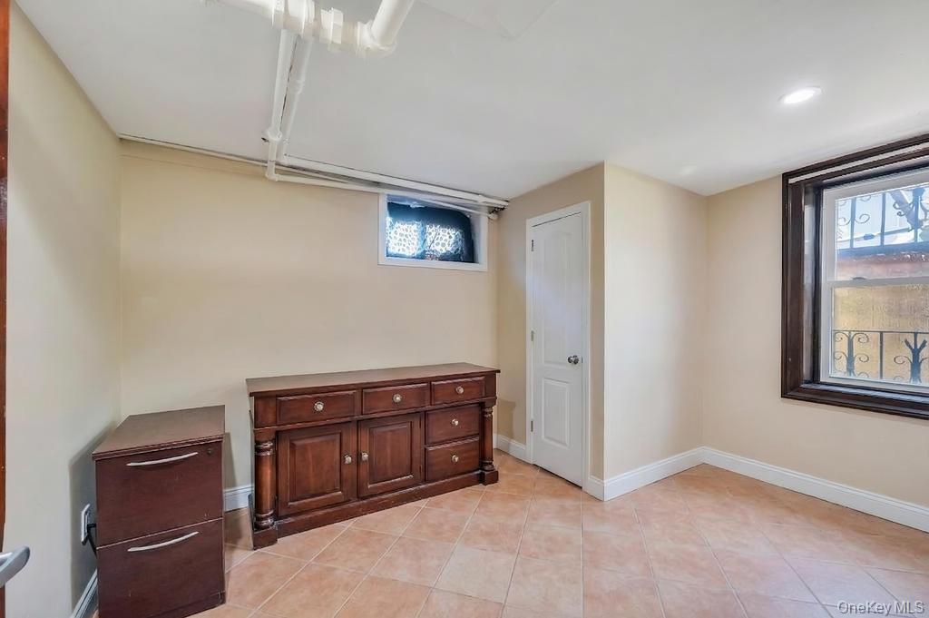 Single Family Grand Central Parkway  Queens, NY 11432, MLS-1058889-37