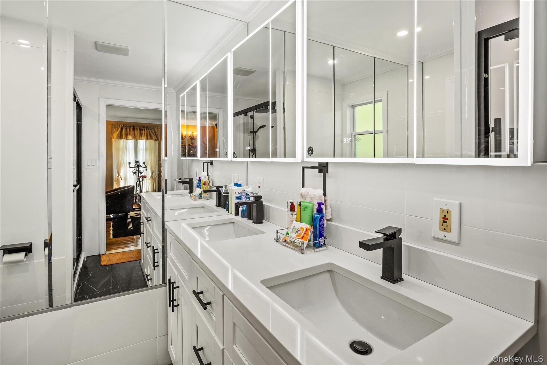 Single Family Beverly Road  Queens, NY 11415, MLS-1058926-30
