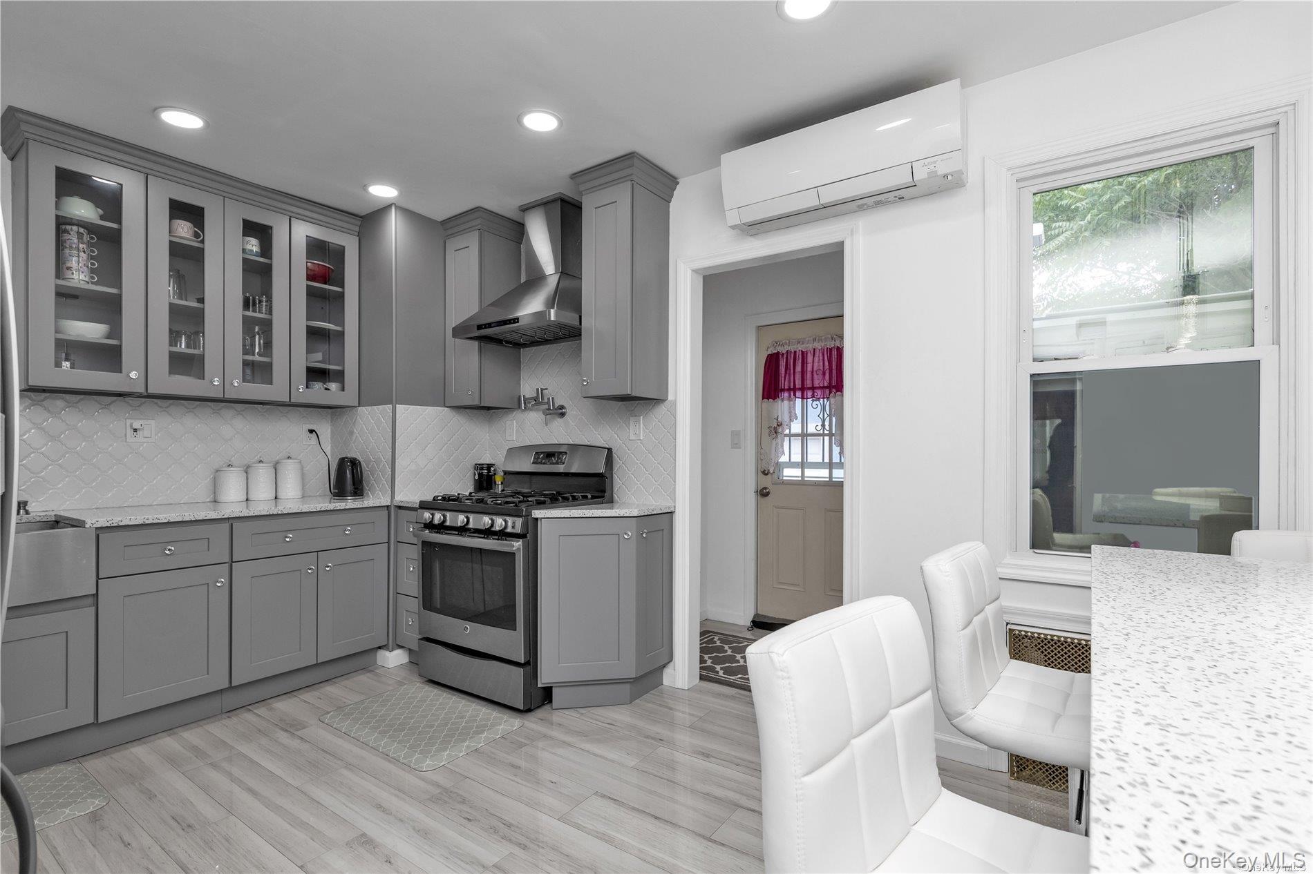 Single Family Sutter Avenue Queens, NY 11436, MLS-1058984-6