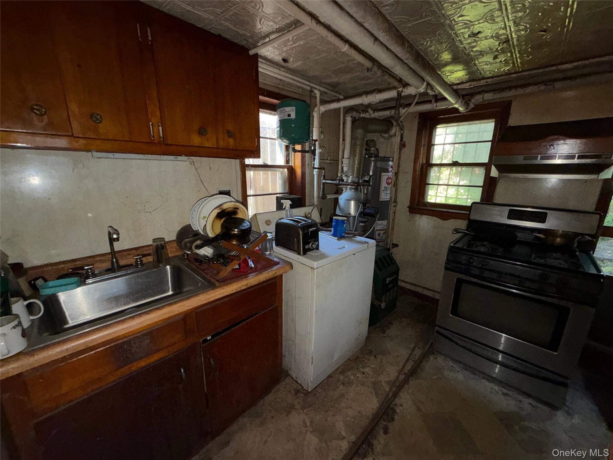 Single Family Pine Street Brooklyn, NY 11208, MLS-1058996-7