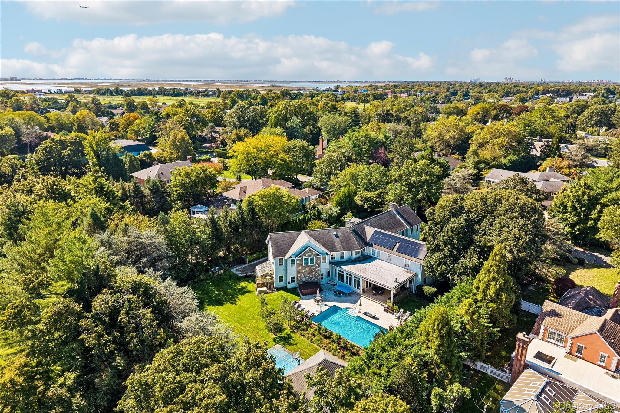 Single Family Harbor Road  Nassau County, NY 11557, MLS-1059038-37