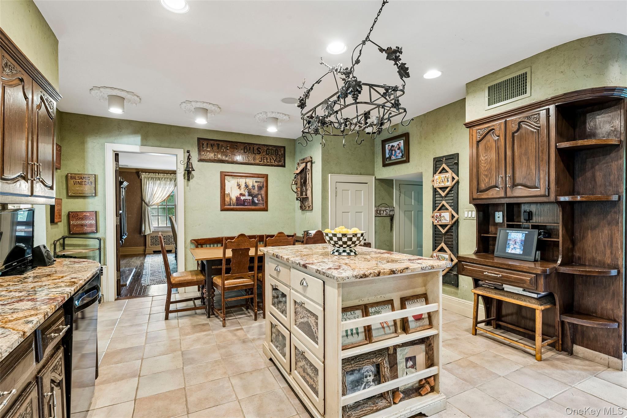 Single Family Harbor Road  Nassau County, NY 11557, MLS-1059038-9