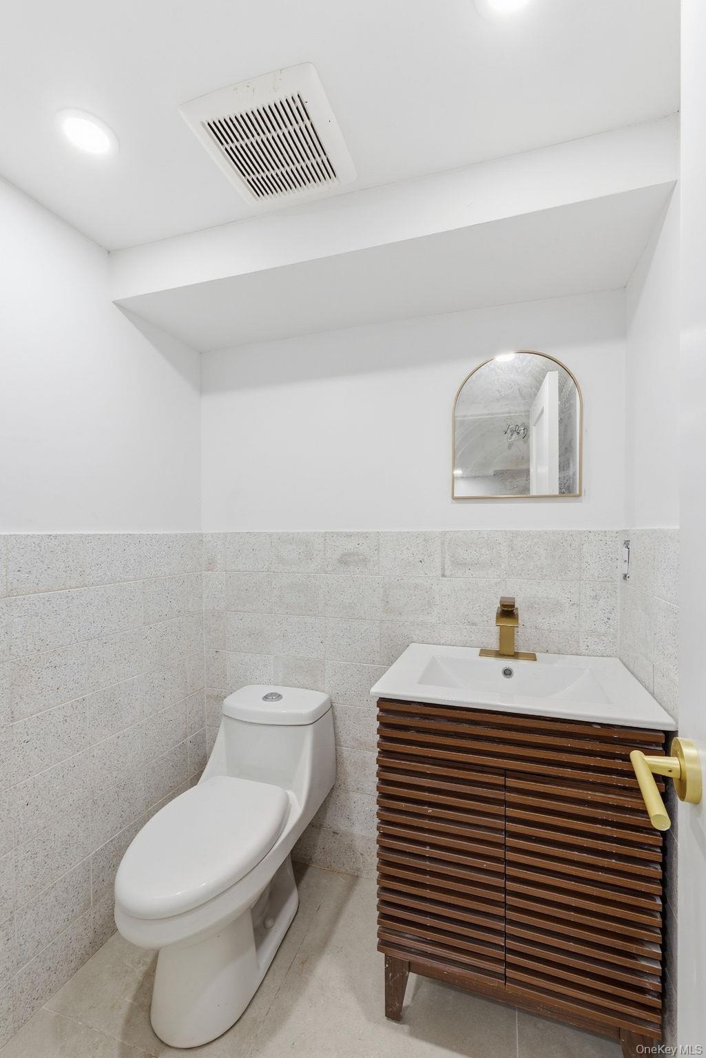 Single Family Cooper Street Brooklyn, NY 11207, MLS-1059047-16