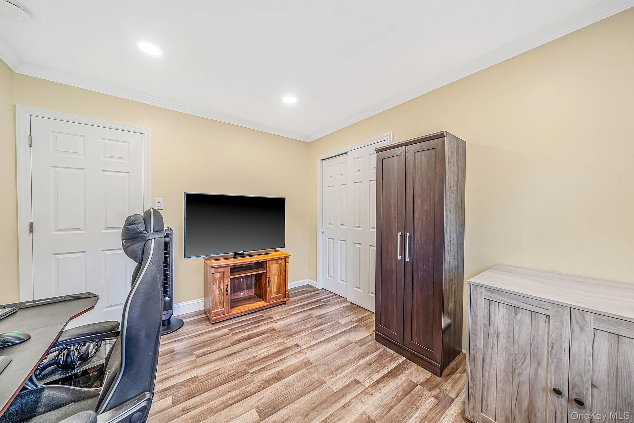 Single Family Mooney Pond Road  Suffolk County, NY 11784, MLS-1059086-17