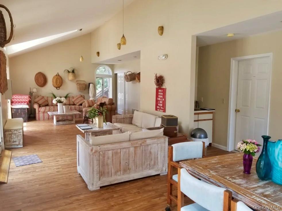 Single Family Knoll View  Westchester County, NY 10562, MLS-1059219-18