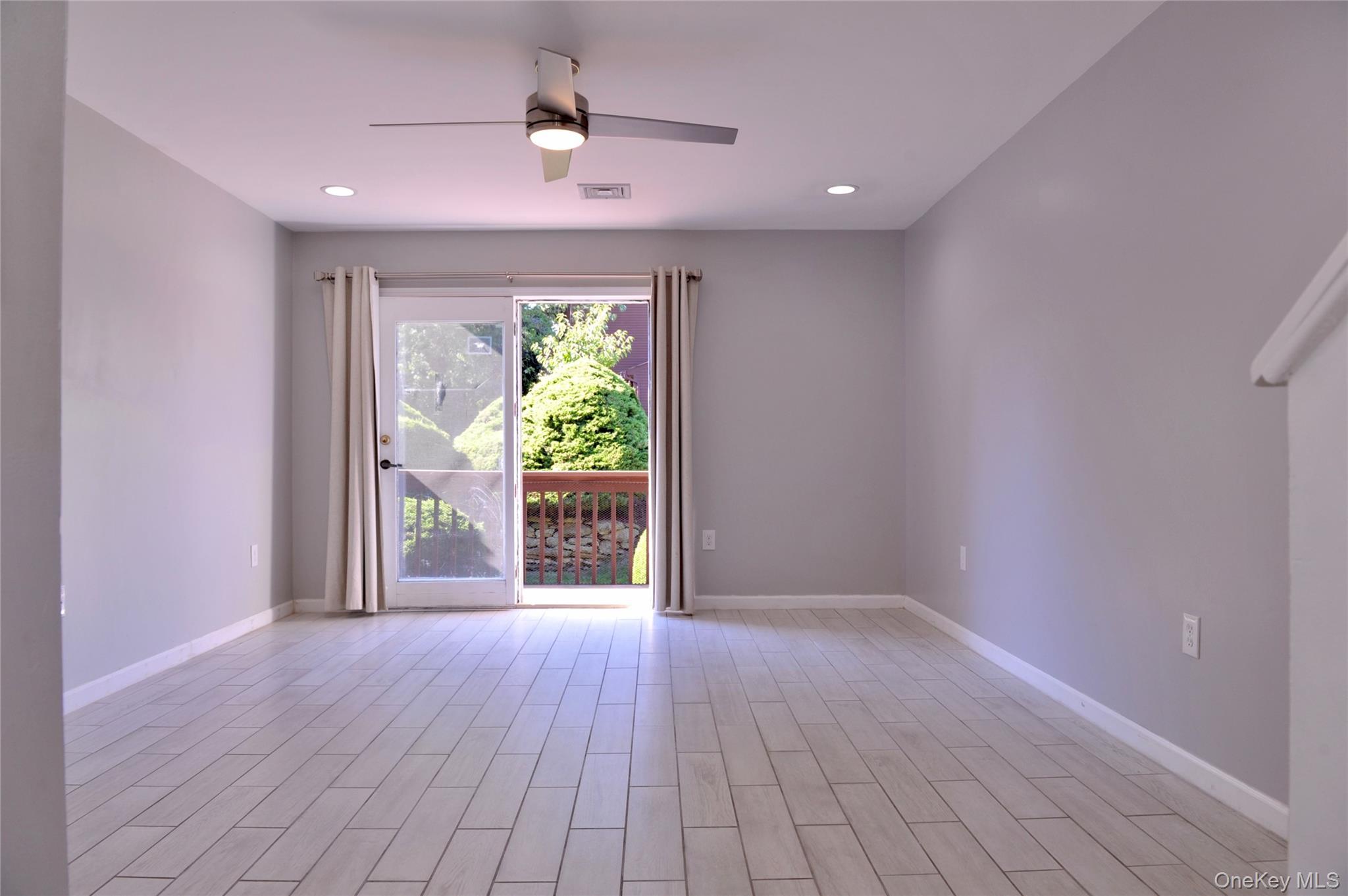 Single Family Knoll View  Westchester County, NY 10562, MLS-1059219-4