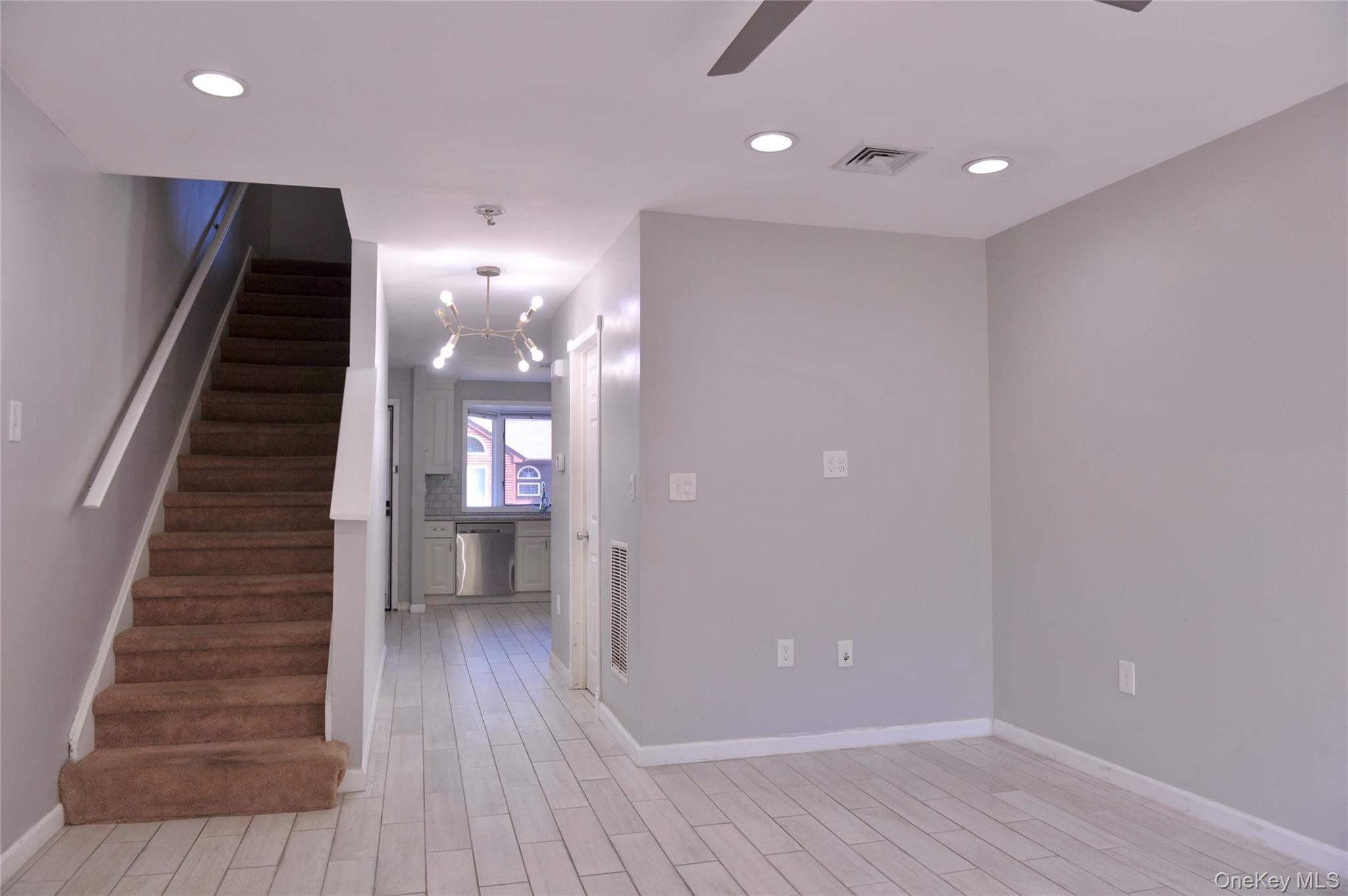 Single Family Knoll View  Westchester County, NY 10562, MLS-1059219-5