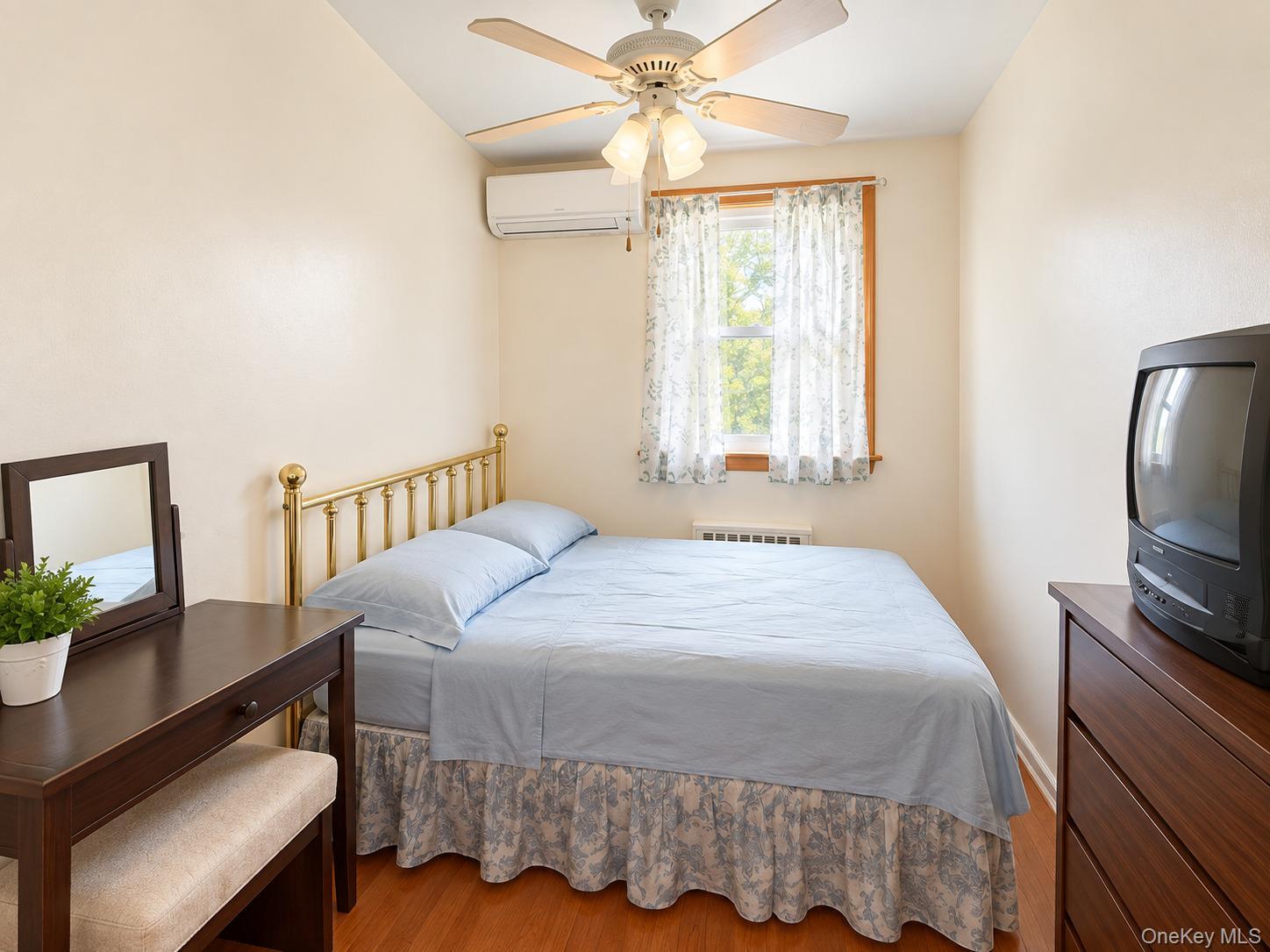 Single Family 78th Road Queens, NY 11367, MLS-1059220-13