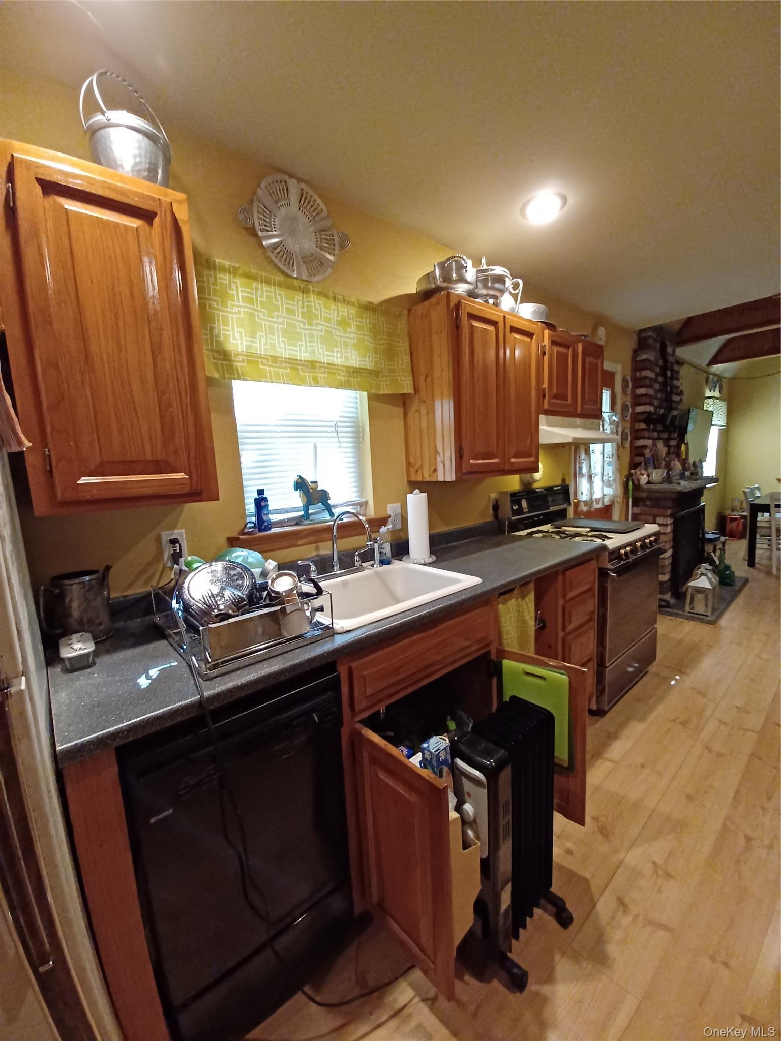 Single Family Jefferson Drive Suffolk County, NY 11951, MLS-1059252-14
