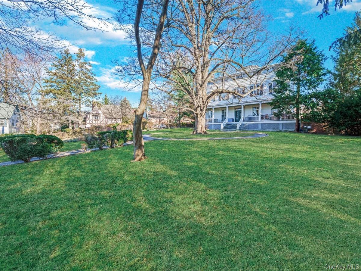 Single Family Center Drive  Queens, NY 11363, MLS-1059256-4