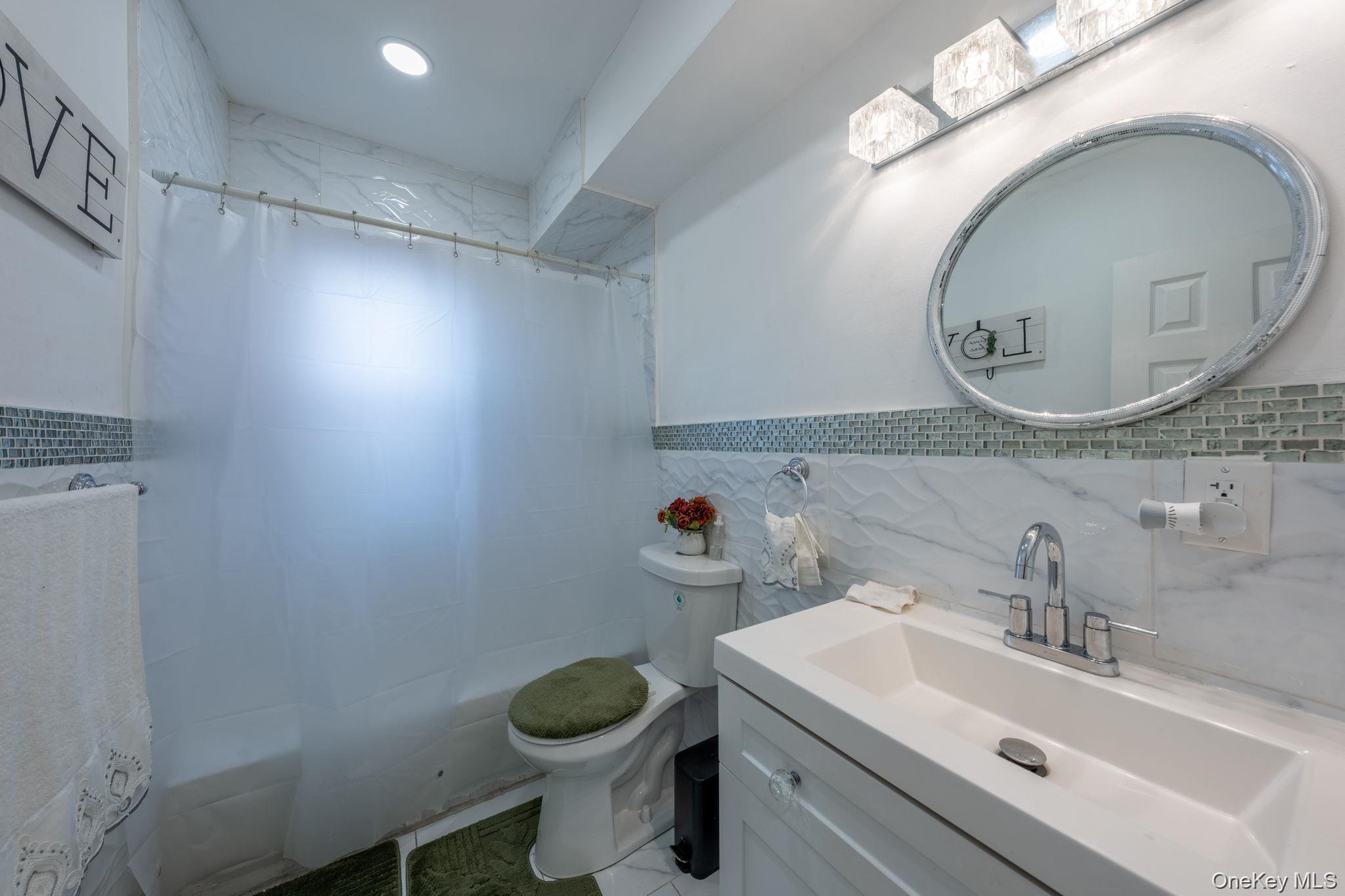 Single Family 221st Street  Queens, NY 11411, MLS-1059279-7