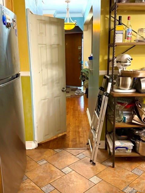 Single Family Barnes Avenue Bronx, NY 10470, MLS-1059286-11