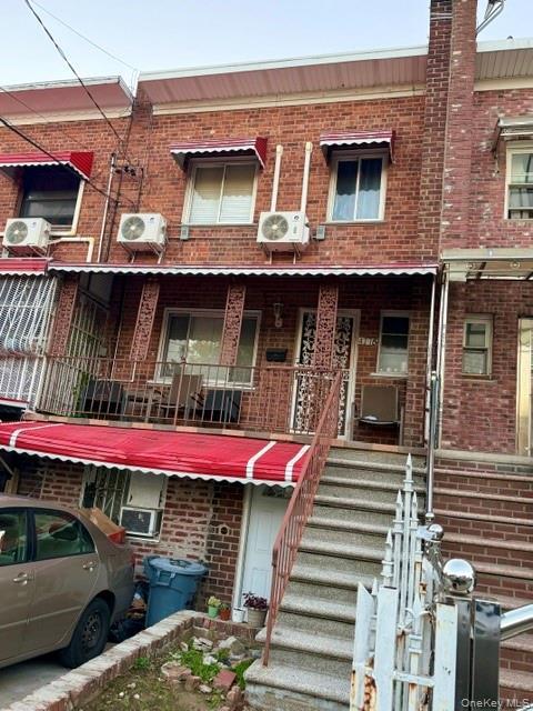 Single Family Barnes Avenue Bronx, NY 10470, MLS-1059286-15