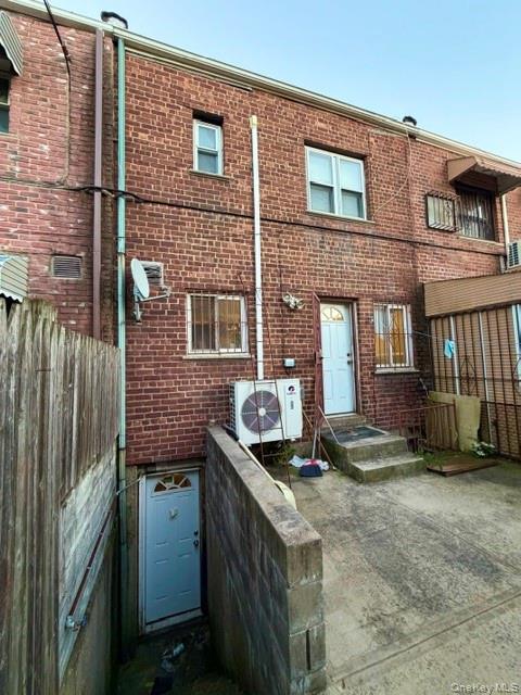 Single Family Barnes Avenue Bronx, NY 10470, MLS-1059286-16