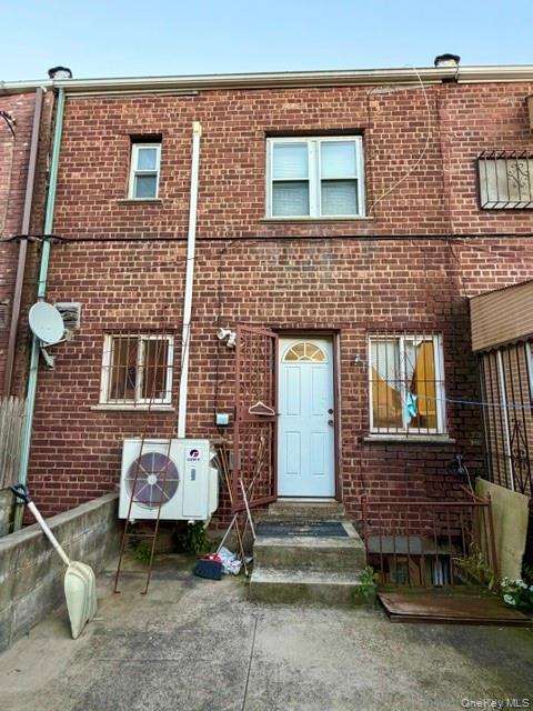 Single Family Barnes Avenue Bronx, NY 10470, MLS-1059286-3