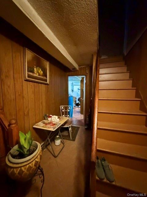 Single Family Barnes Avenue Bronx, NY 10470, MLS-1059286-6