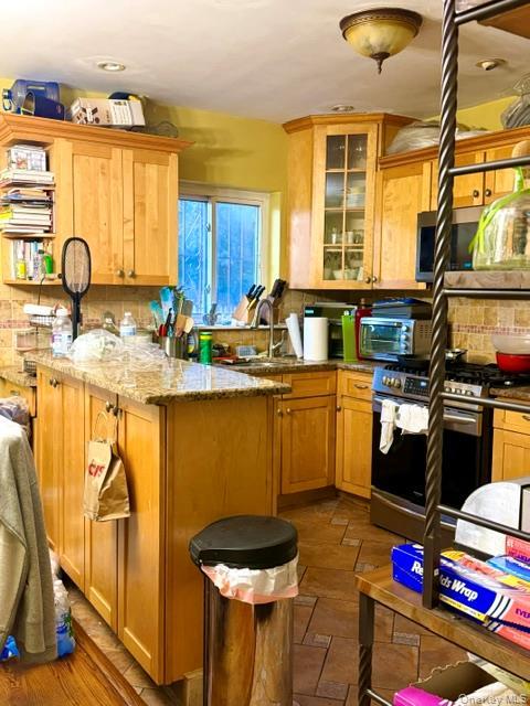 Single Family Barnes Avenue Bronx, NY 10470, MLS-1059286-8