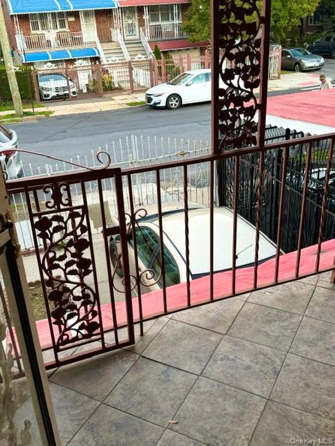 Single Family Barnes Avenue Bronx, NY 10470, MLS-1059286-9