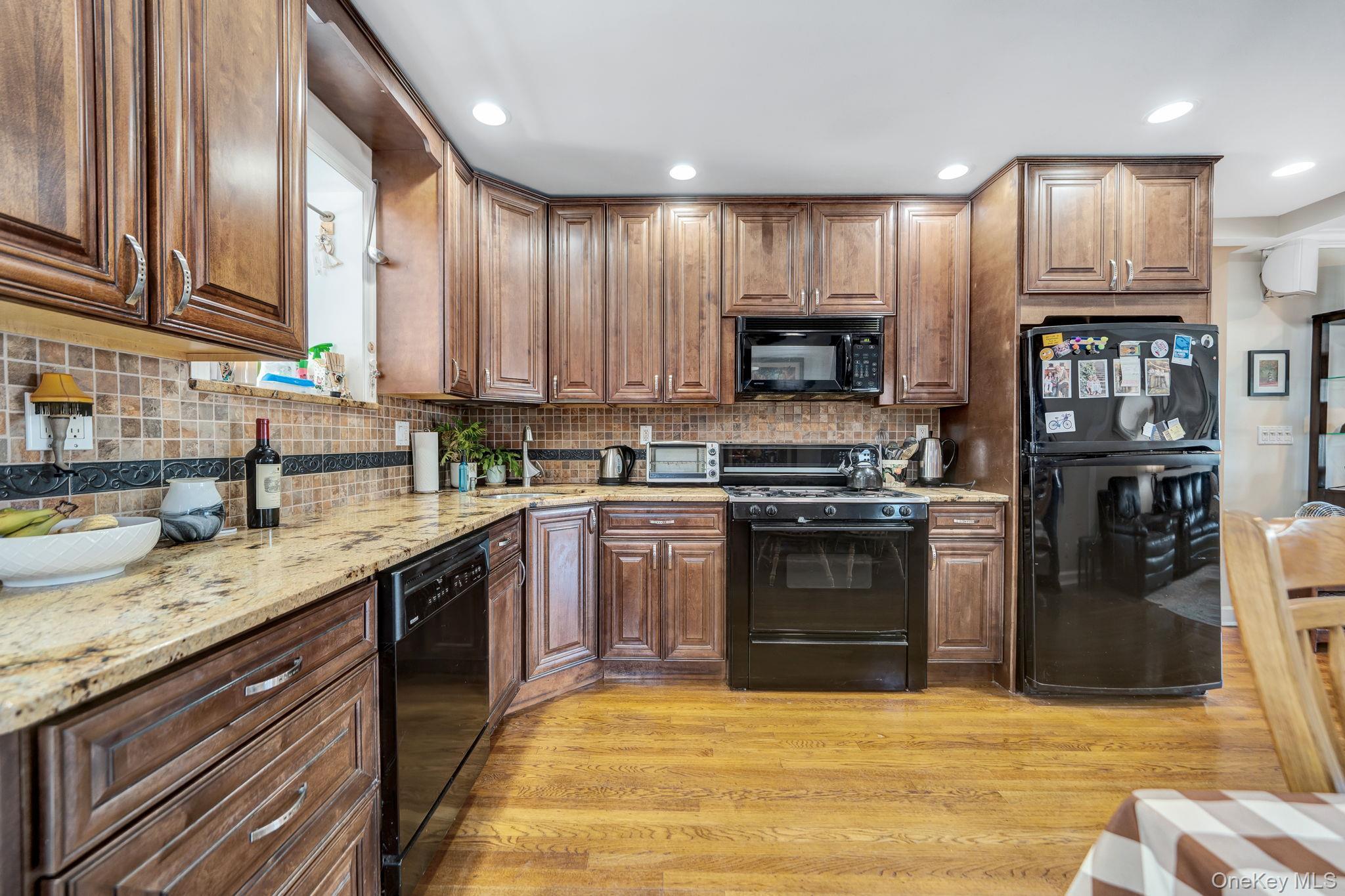 Single Family 86th Avenue Queens, NY 11001, MLS-1059287-10