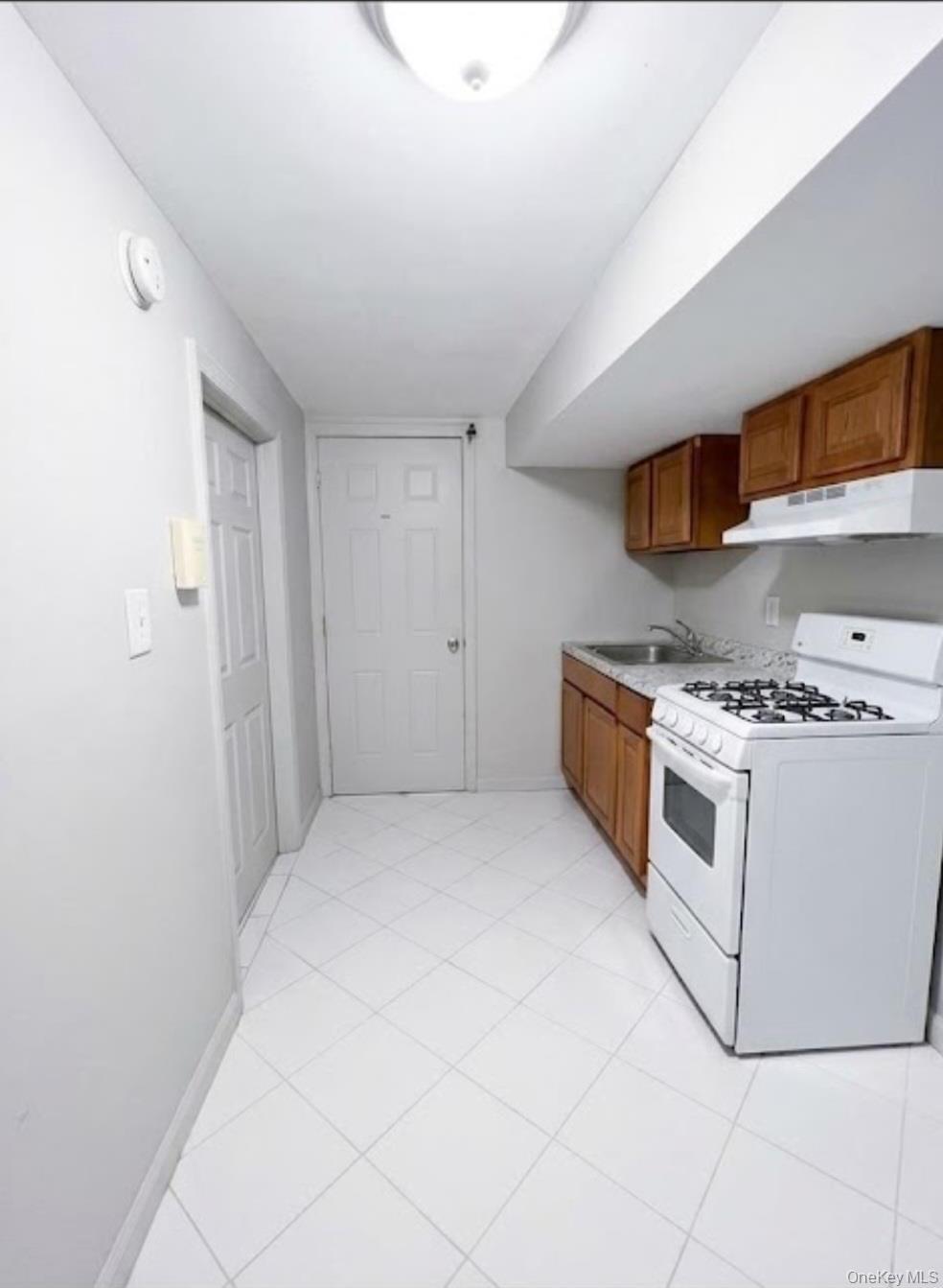 Single Family E 216th Street Bronx, NY 10467, MLS-1059303-18