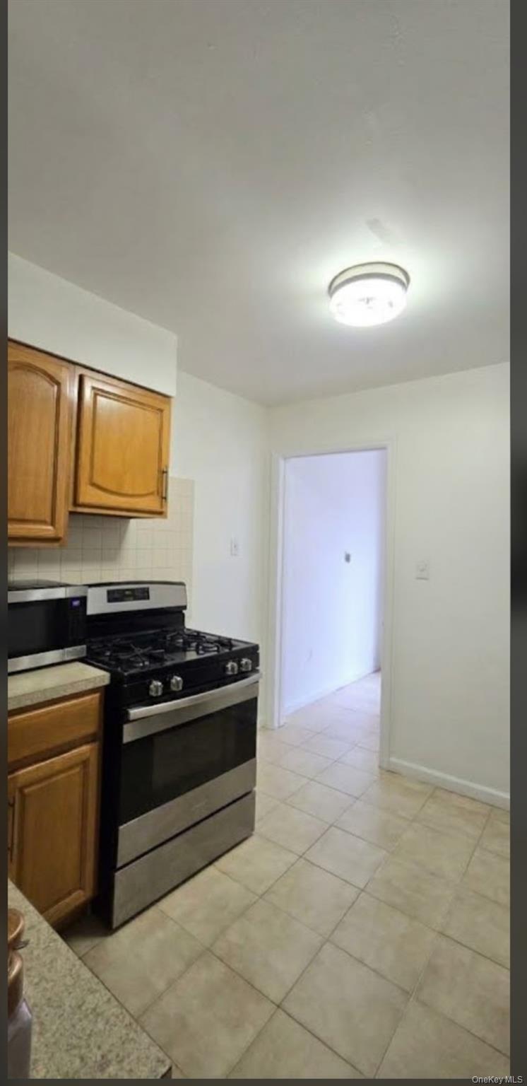 Single Family E 216th Street Bronx, NY 10467, MLS-1059303-24