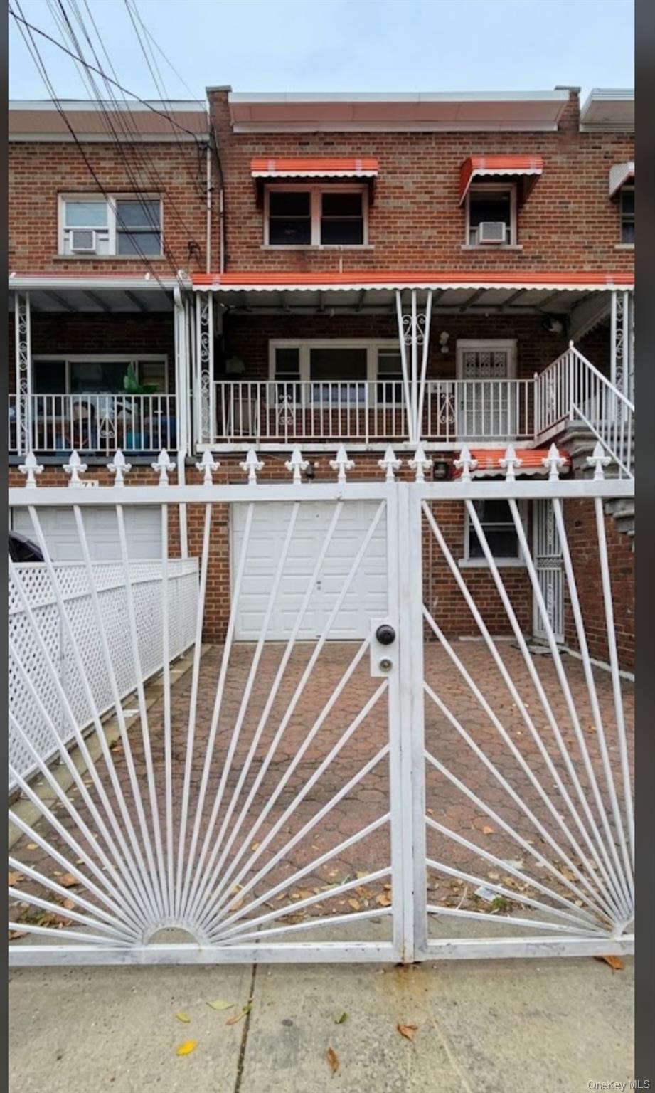 Single Family E 216th Street Bronx, NY 10467, MLS-1059303-3