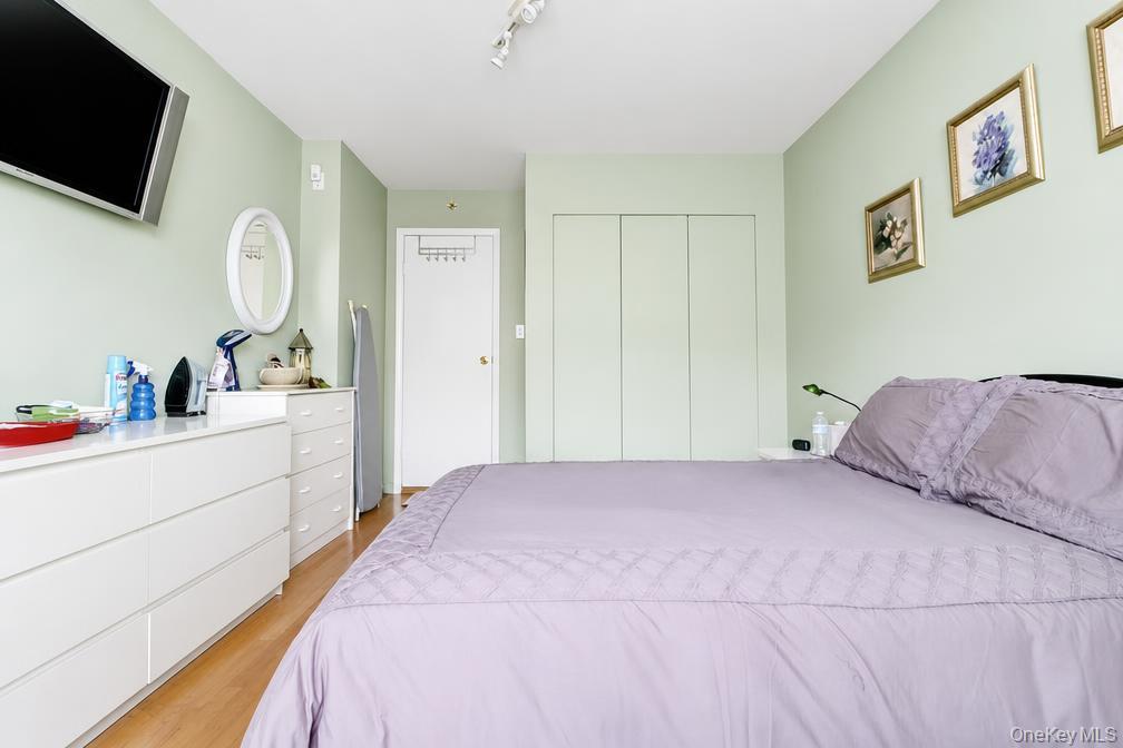 Single Family 62nd Road  Queens, NY 11379, MLS-1059332-7