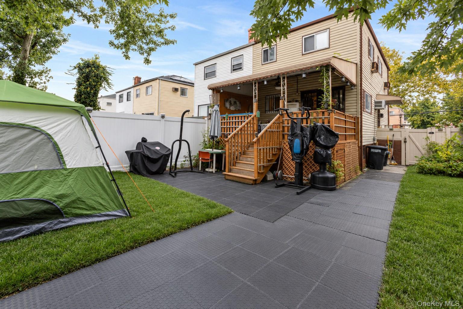 Single Family 148th Road  Queens, NY 11422, MLS-1059385-20
