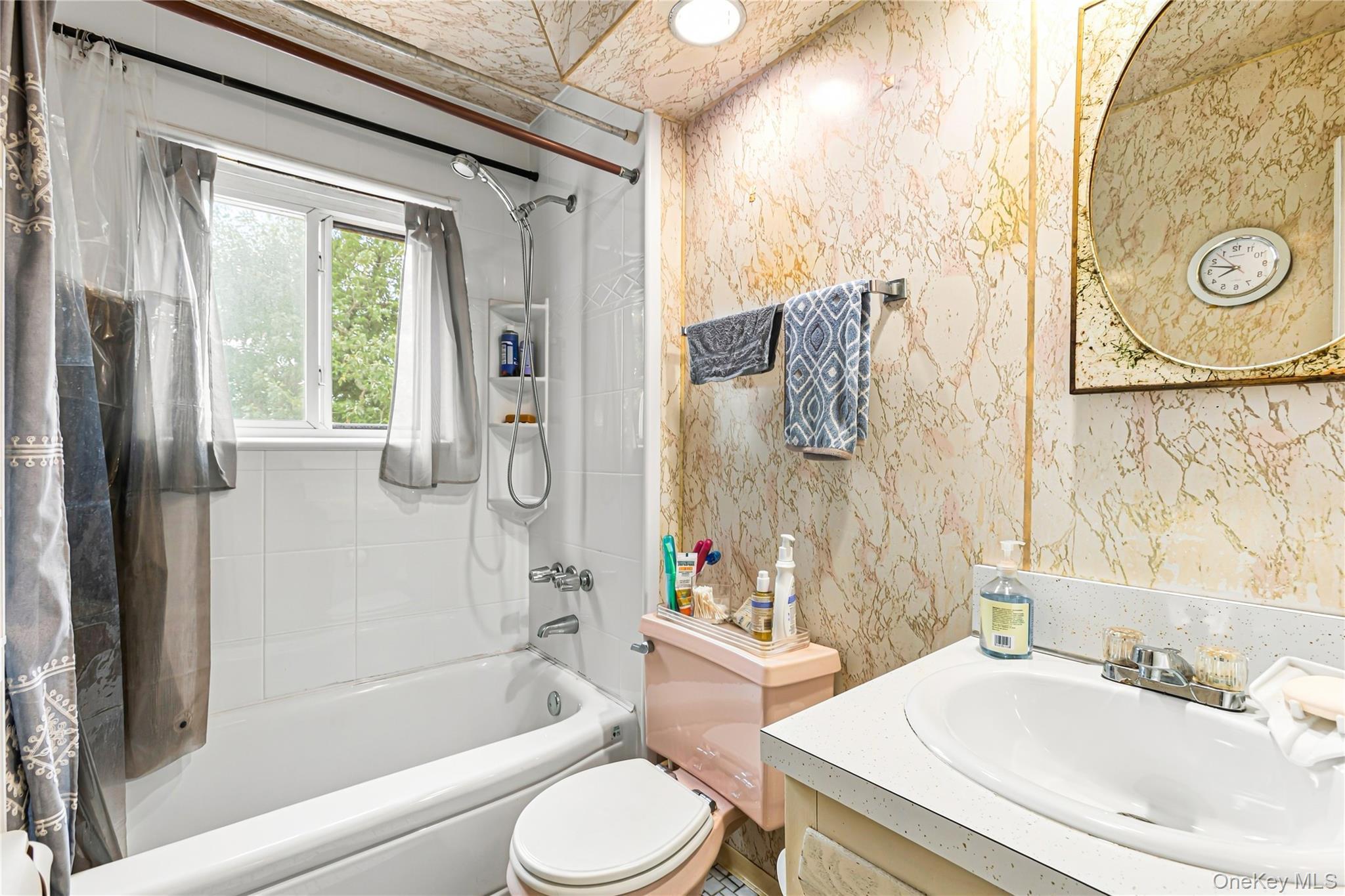 Single Family 148th Road  Queens, NY 11422, MLS-1059385-8