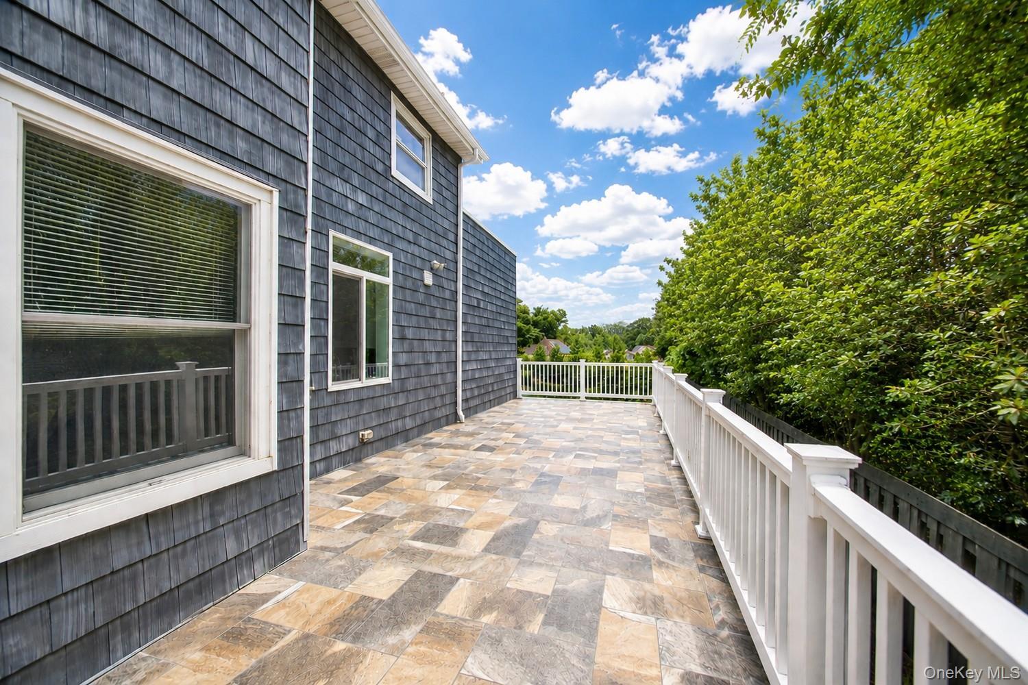 Single Family Amboy Road Staten Island, NY 10312, MLS-1059393-10