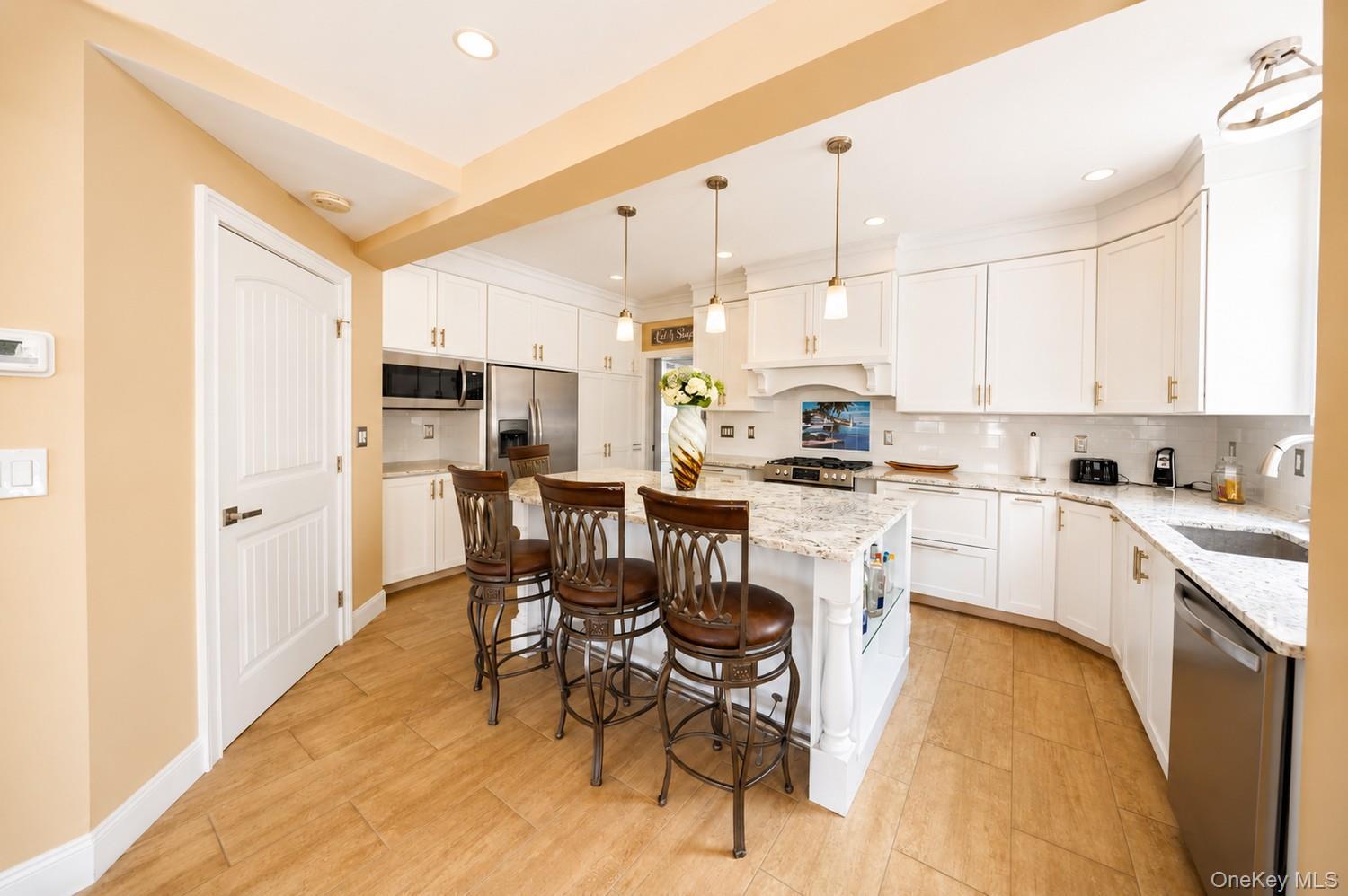 Single Family Amboy Road Staten Island, NY 10312, MLS-1059393-11