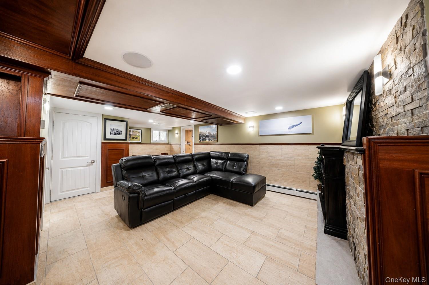 Single Family Amboy Road Staten Island, NY 10312, MLS-1059393-25