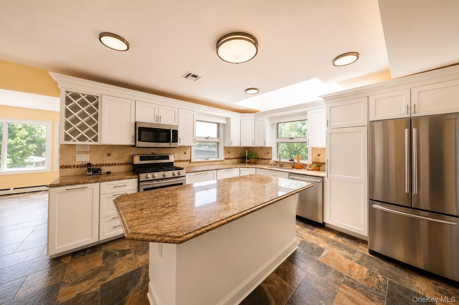Single Family Amboy Road Staten Island, NY 10312, MLS-1059393-33