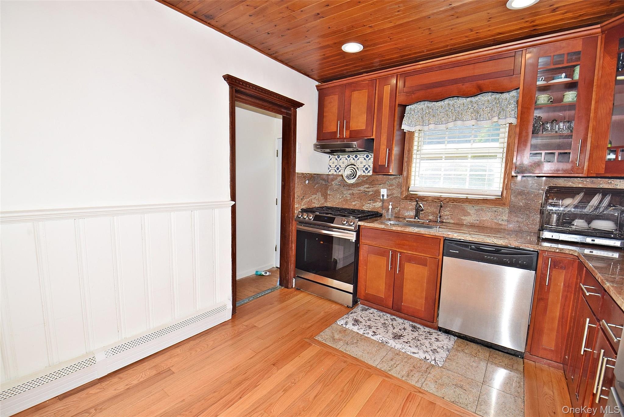 Single Family 228th Street Queens, NY 11364, MLS-1059405-9