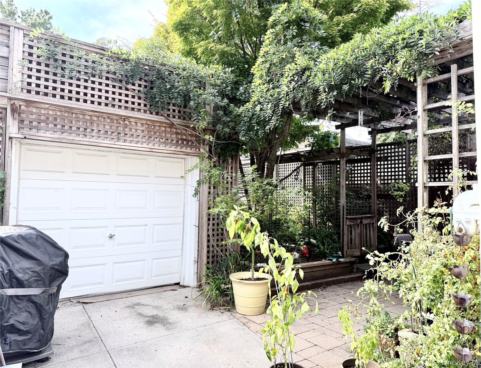 Single Family 84th Place  Queens, NY 11379, MLS-1059515-21