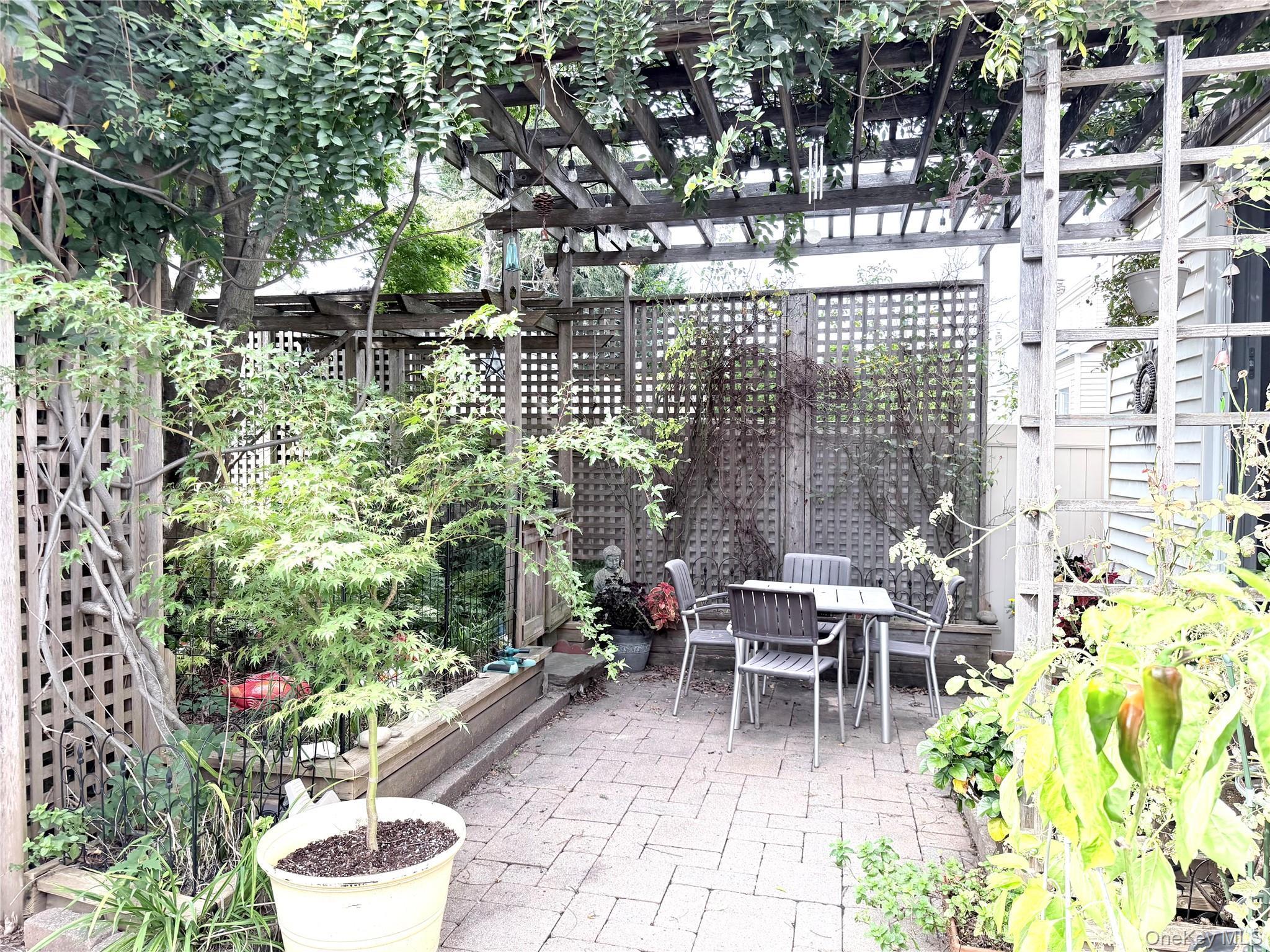 Single Family 84th Place  Queens, NY 11379, MLS-1059515-22