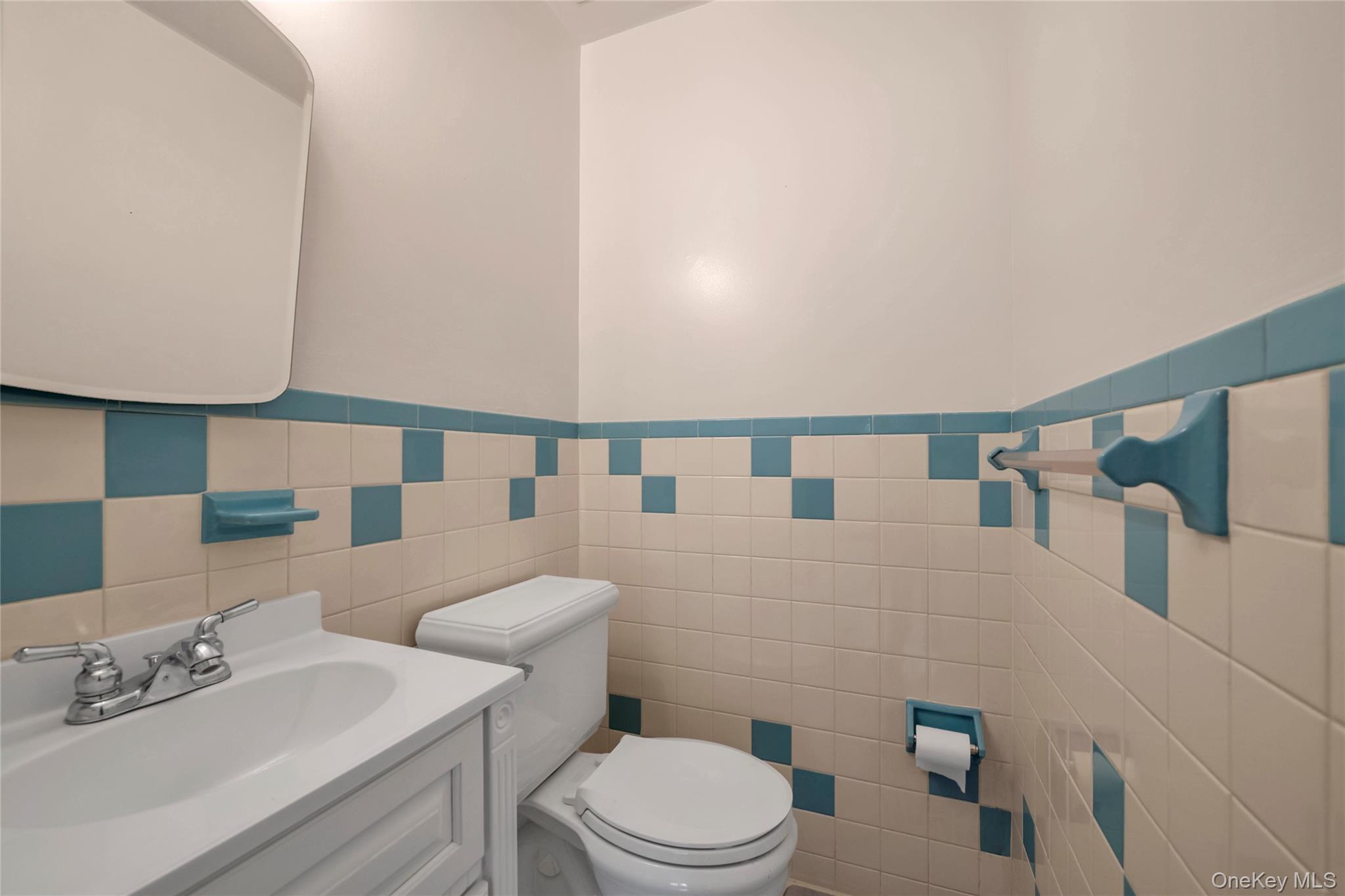 Single Family 166th Street  Queens, NY 11358, MLS-1059616-24