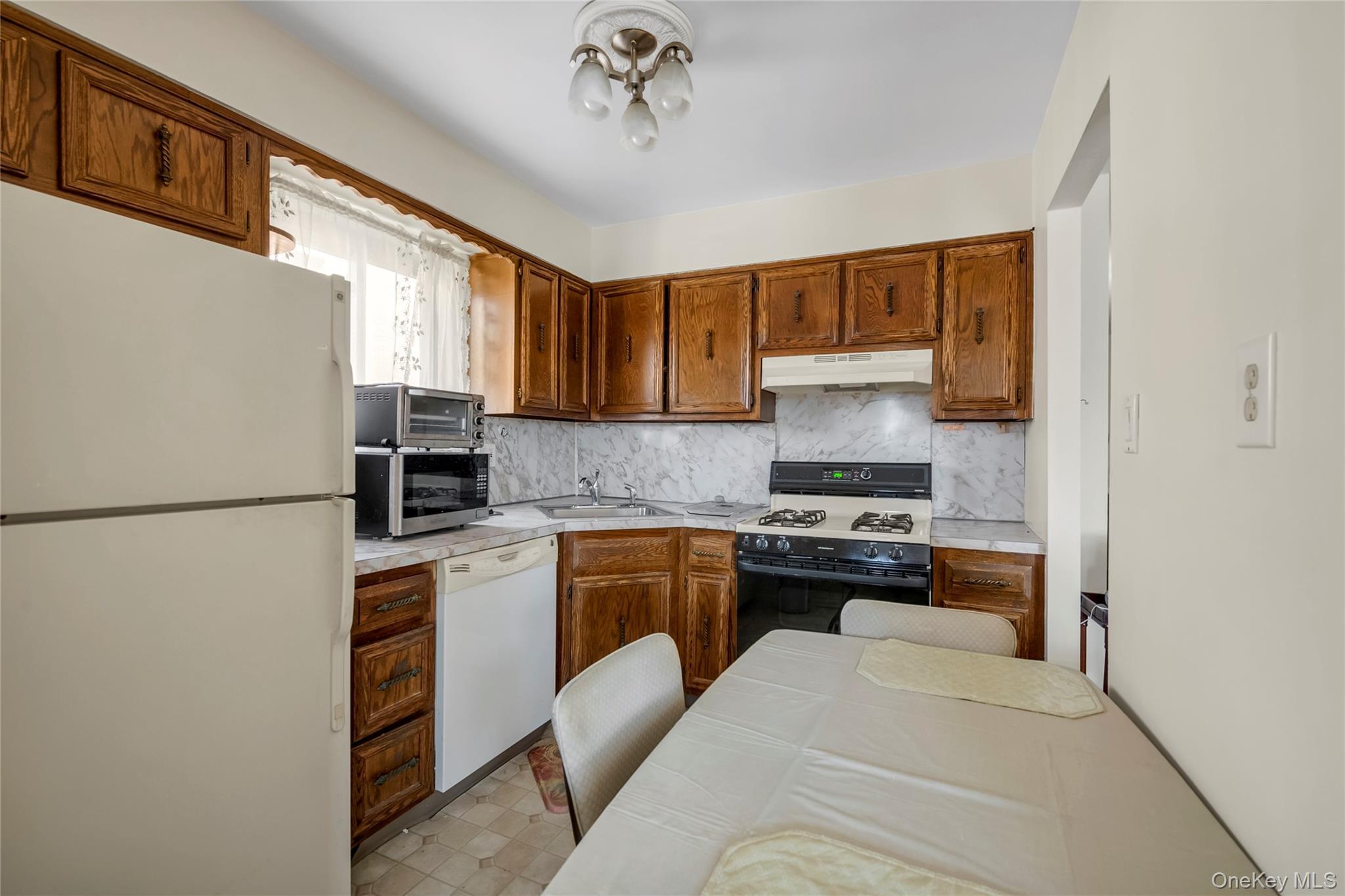 Single Family 166th Street  Queens, NY 11358, MLS-1059616-9