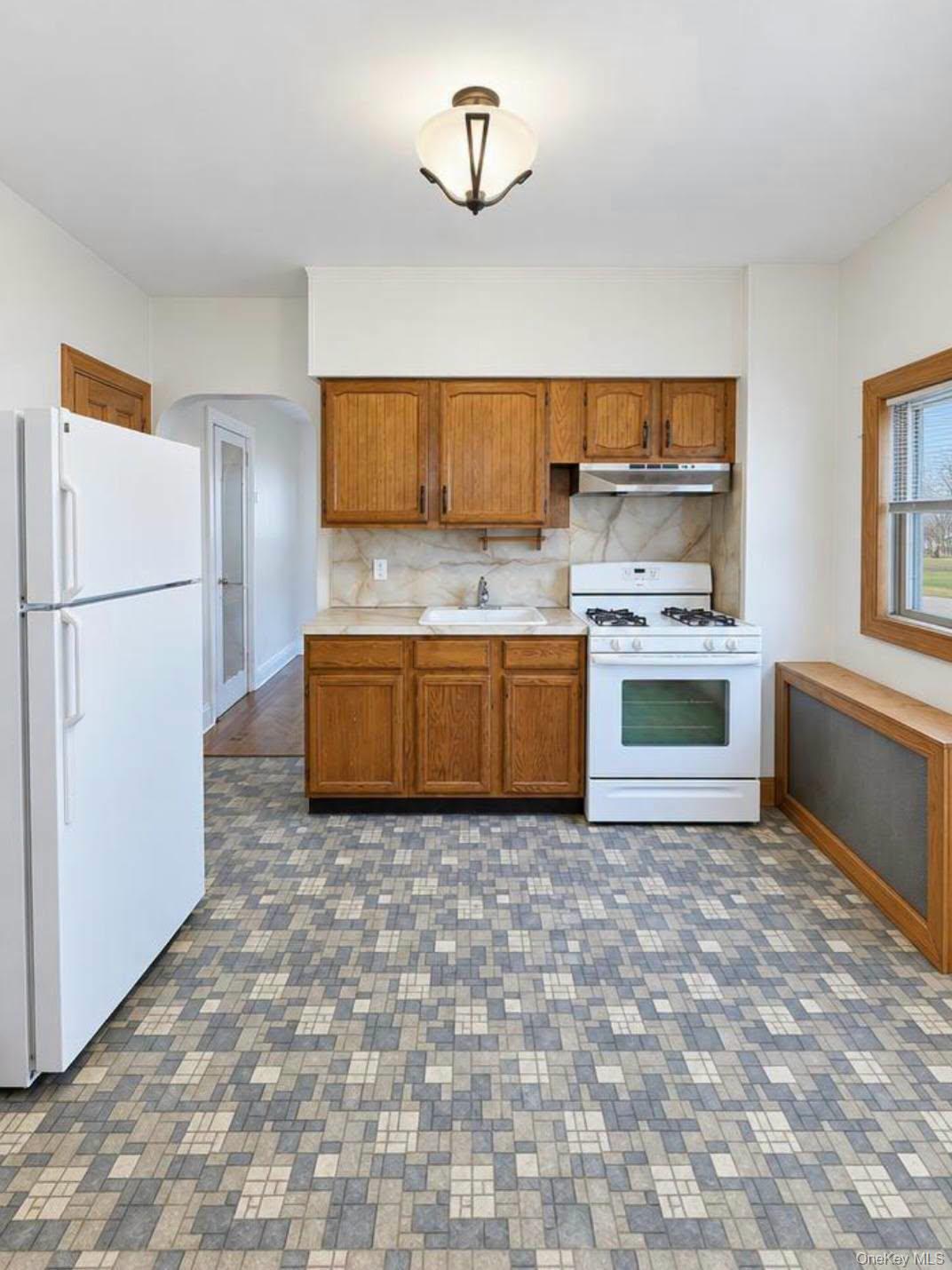 Single Family Whitelaw Street Queens, NY 11417, MLS-1059620-10