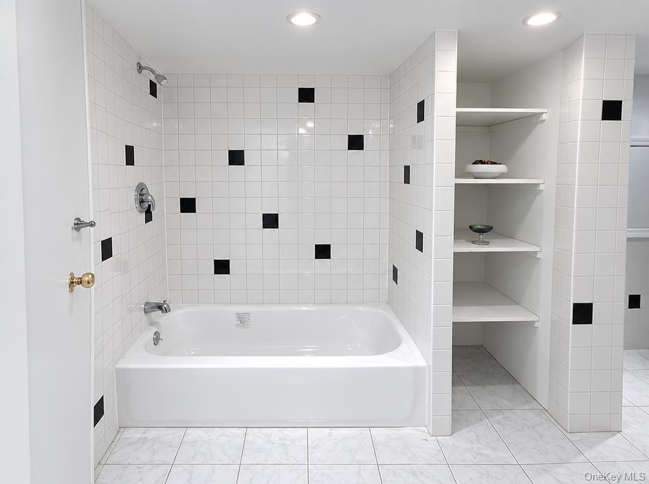 Single Family Whitelaw Street Queens, NY 11417, MLS-1059620-25