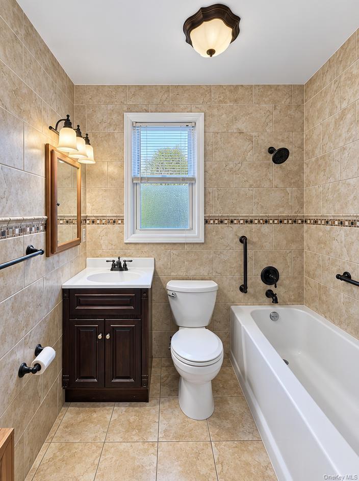 Single Family Whitelaw Street Queens, NY 11417, MLS-1059620-8